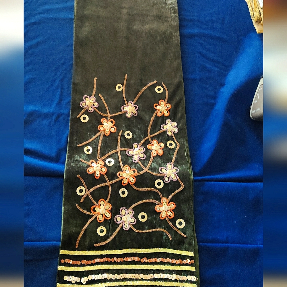 Hunter green table runner